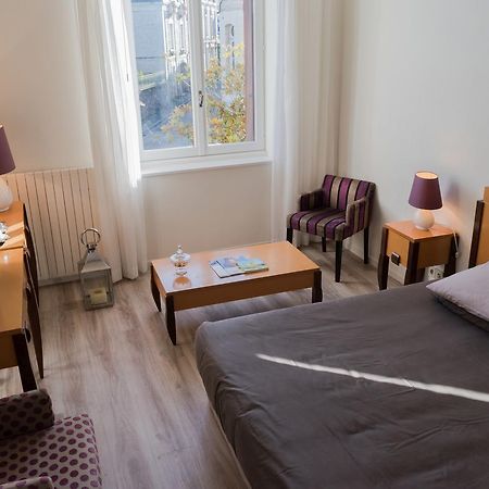 Pleumartin Logis Hotel Saint-Roch מראה חיצוני תמונה