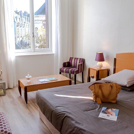 Pleumartin Logis Hotel Saint-Roch מראה חיצוני תמונה