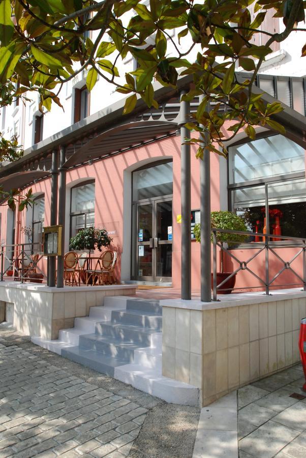 Pleumartin Logis Hotel Saint-Roch מראה חיצוני תמונה