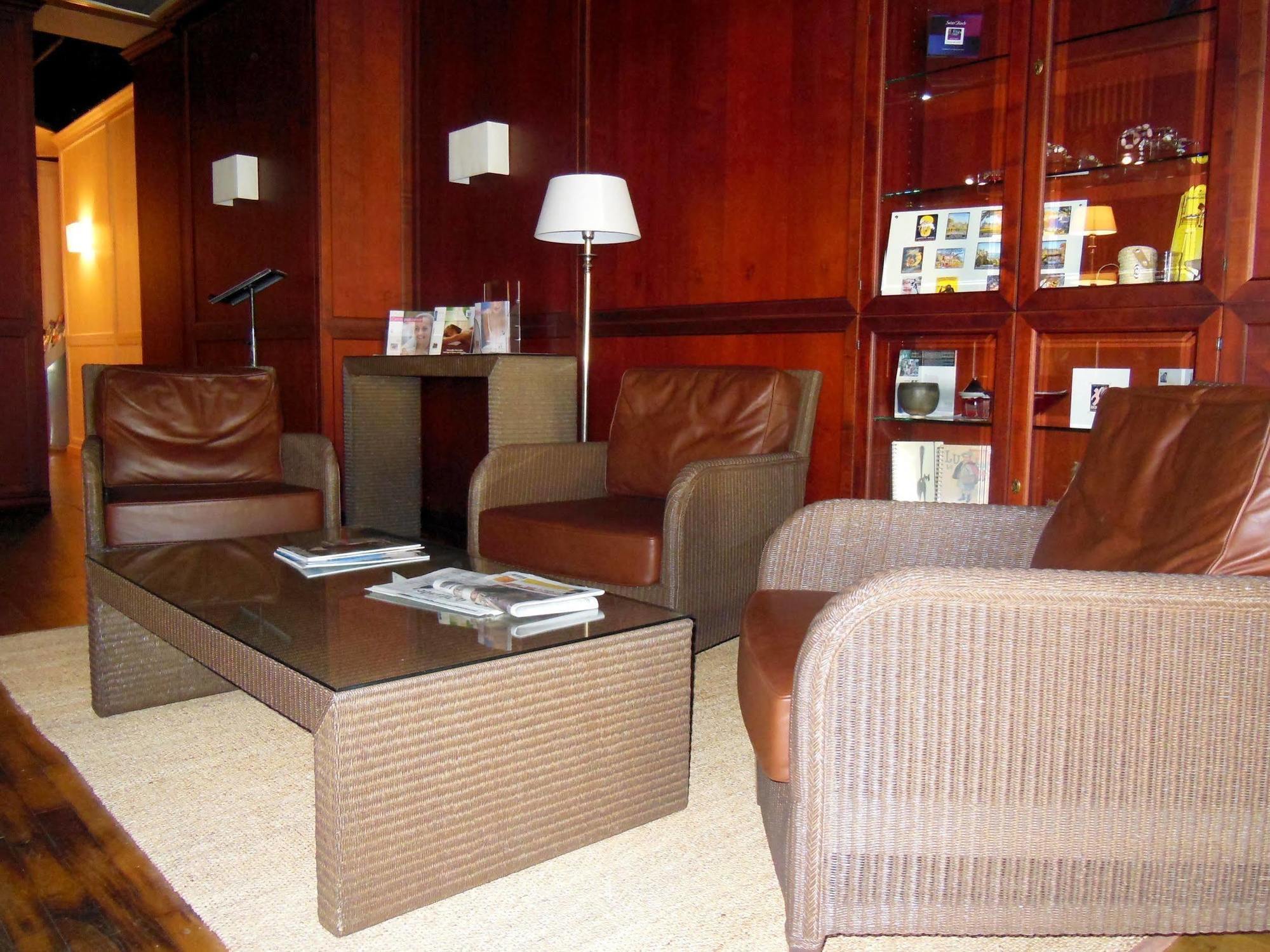 Pleumartin Logis Hotel Saint-Roch מראה חיצוני תמונה