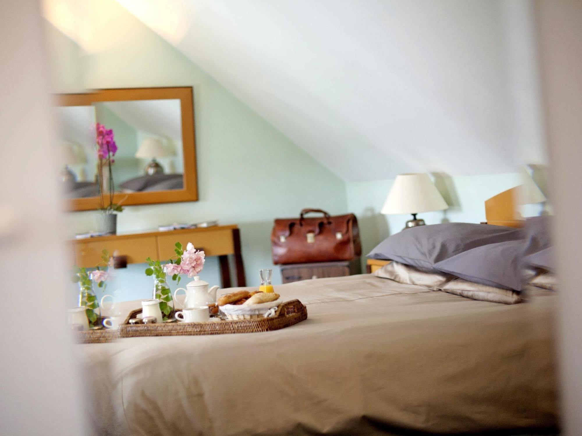 Pleumartin Logis Hotel Saint-Roch מראה חיצוני תמונה