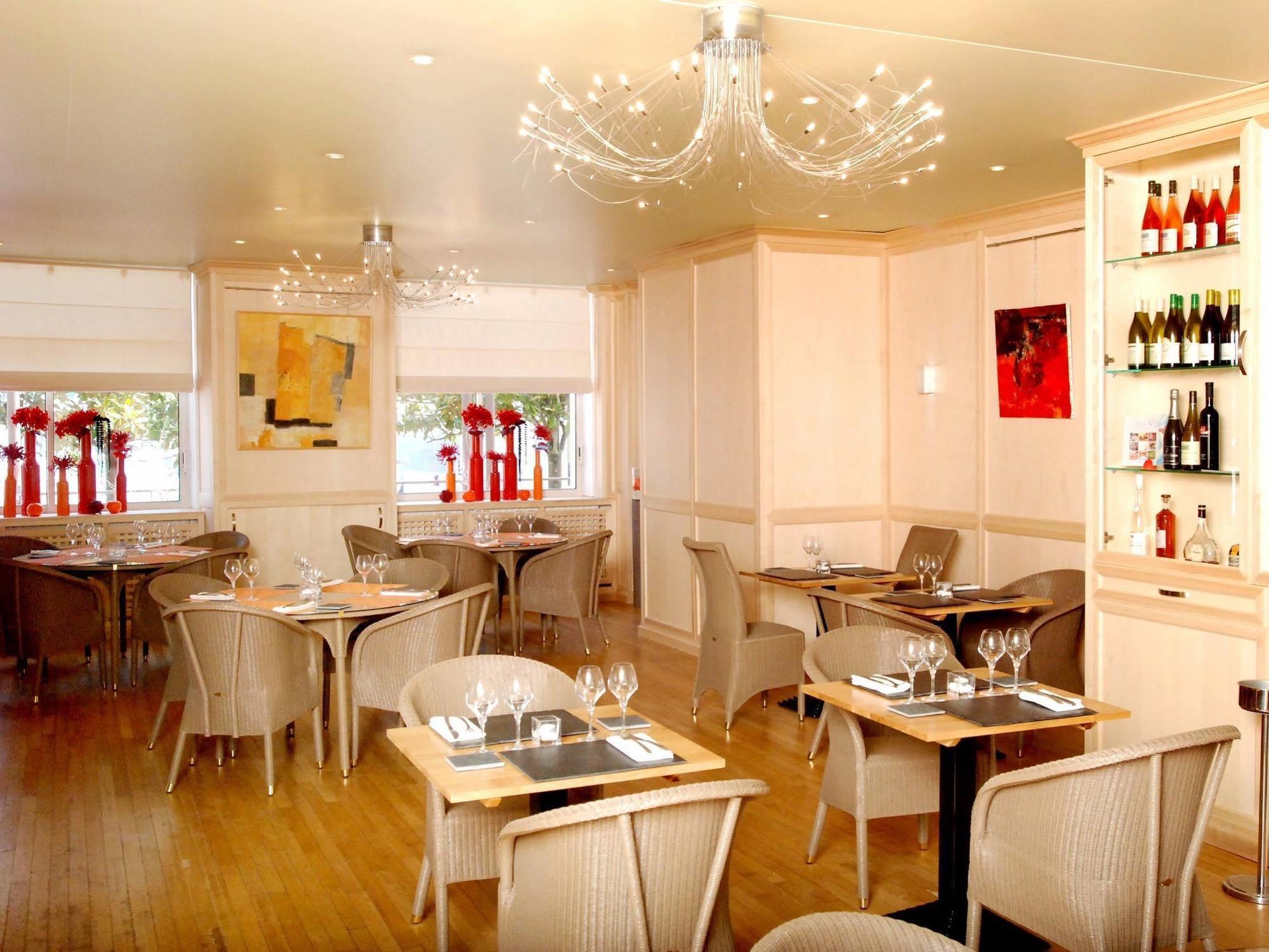 Pleumartin Logis Hotel Saint-Roch מראה חיצוני תמונה