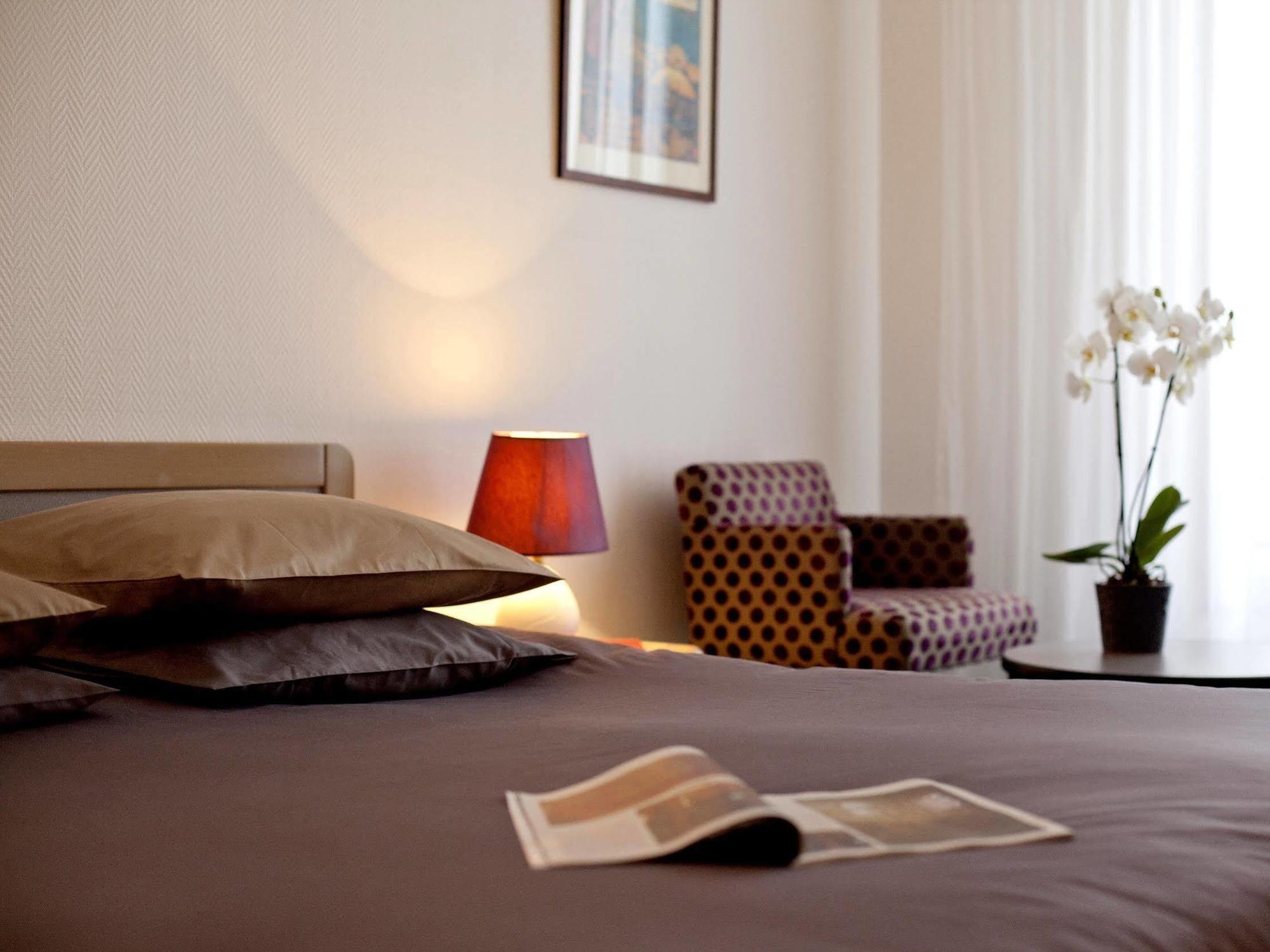 Pleumartin Logis Hotel Saint-Roch מראה חיצוני תמונה